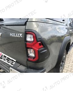 AutoProtec rámečky zadních světel – Toyota Hilux 2020-